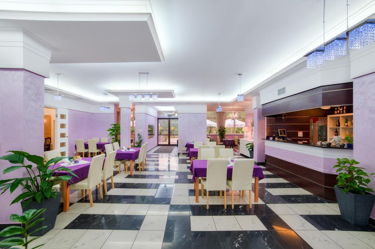 Imperium - Hotel Restauracja Firlej Exterior photo