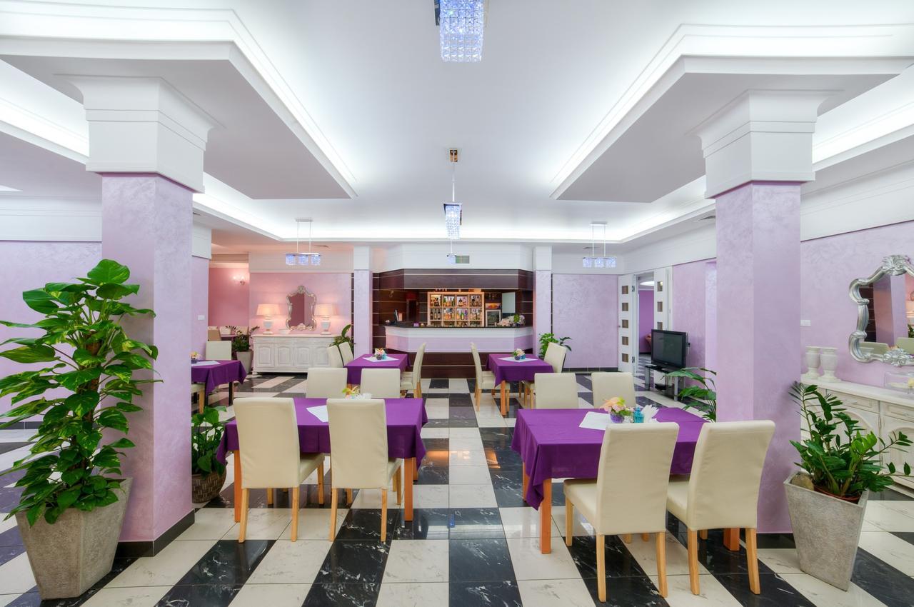 Imperium - Hotel Restauracja Firlej Exterior photo